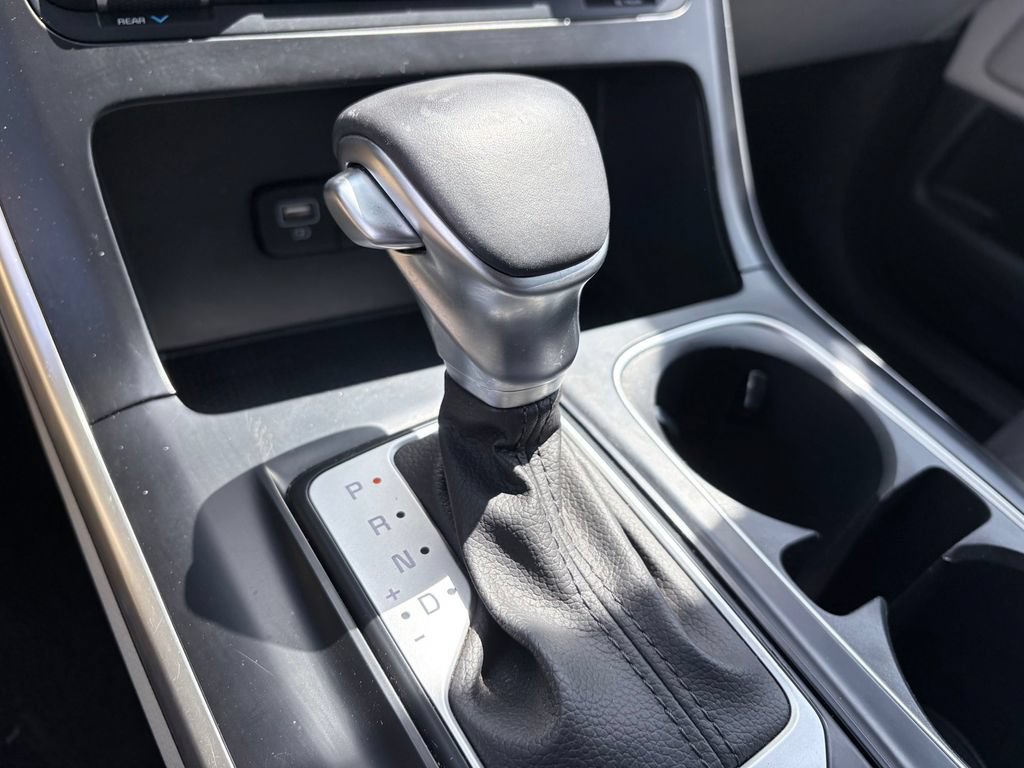 Used 2024 Kia Carnival LX FWD image 23