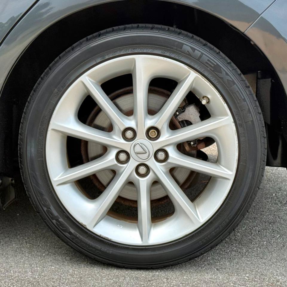 Used 2011 Lexus CT 200h Premium FWD image 25
