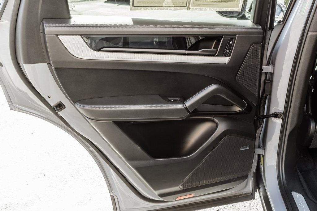 Used 2024 Porsche Cayenne Base image 31