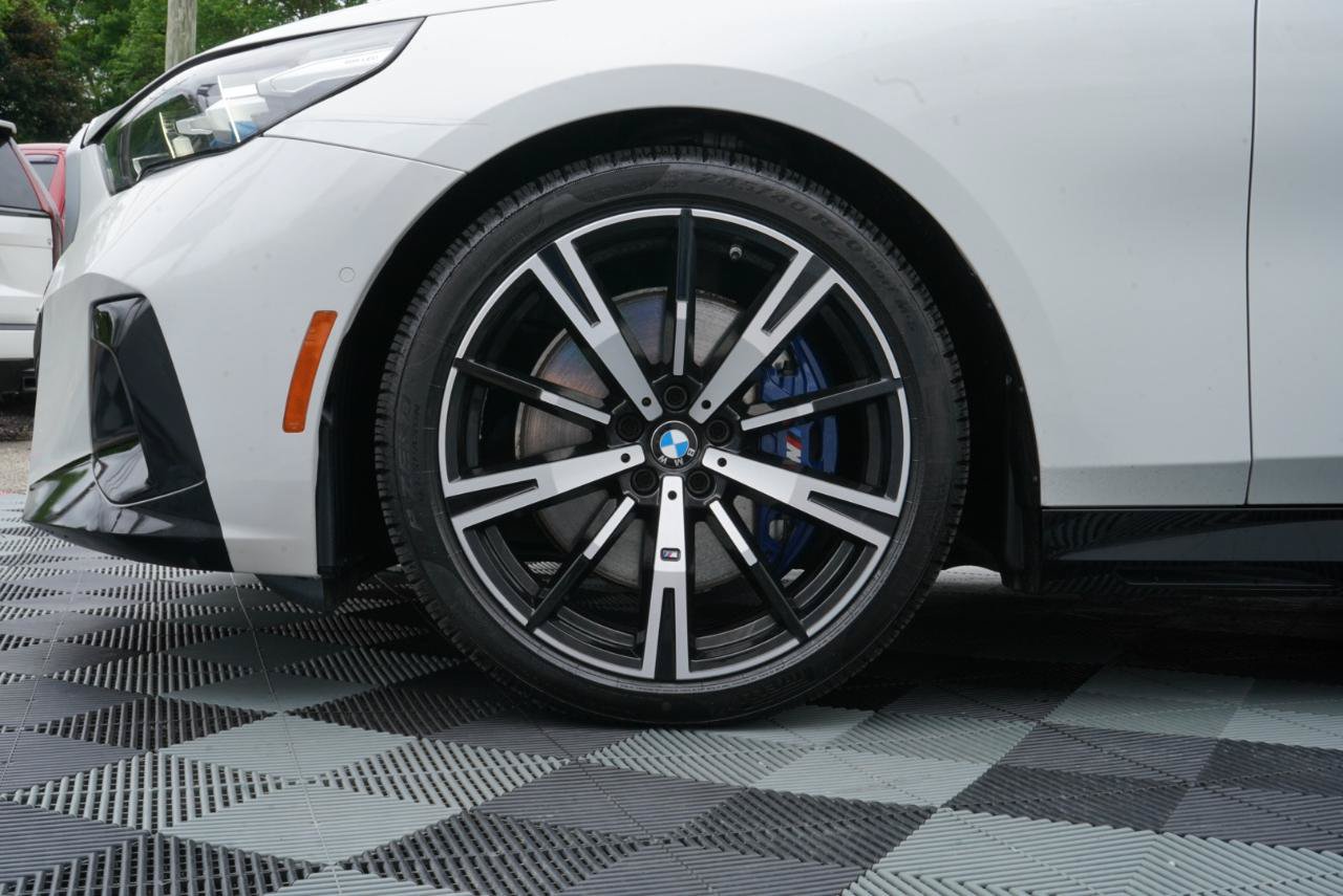 Used 2024 BMW 540i xDrive w/ Executive Package AWD/4WD image 83