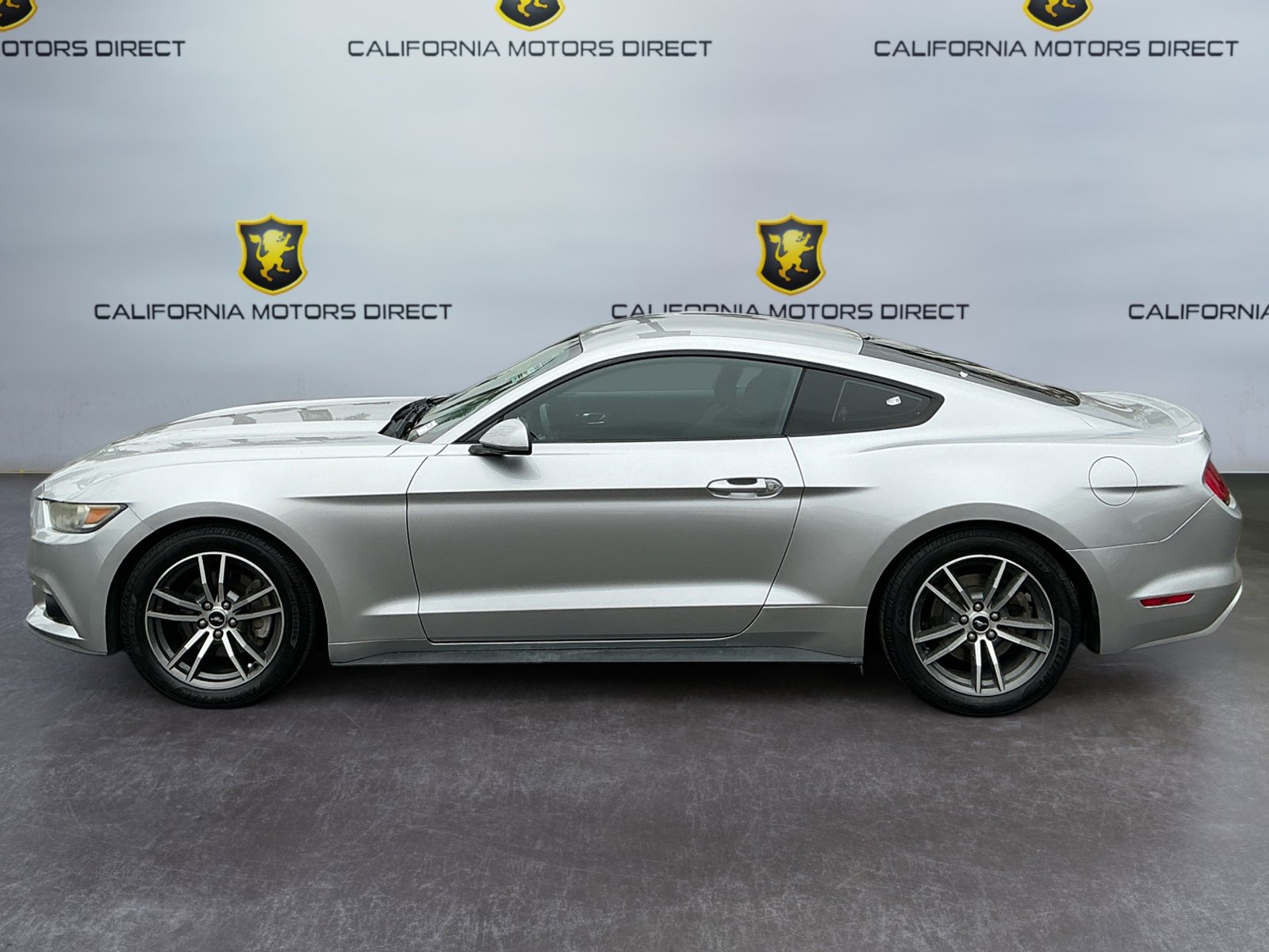 Used 2016 Ford Mustang Coupe image 2