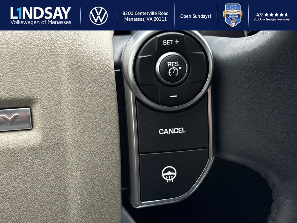 Used 2017 Land Rover Discovery HSE image 19