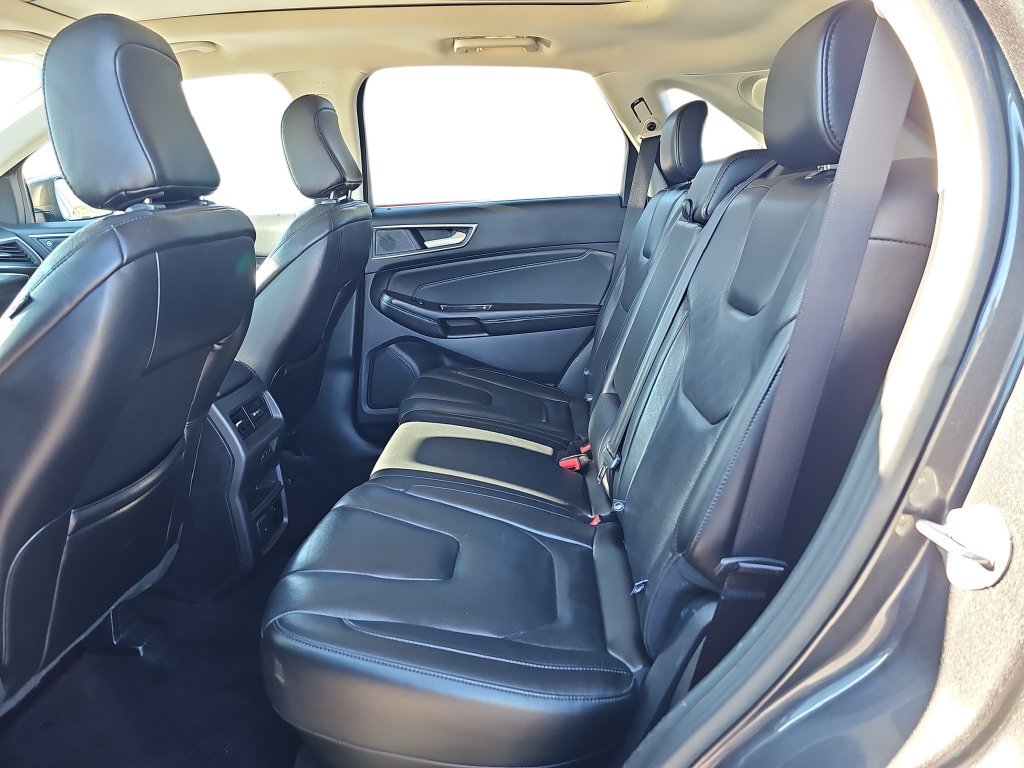 Used 2020 Ford Edge Titanium w/ Equipment Group 301A AWD/4WD image 14