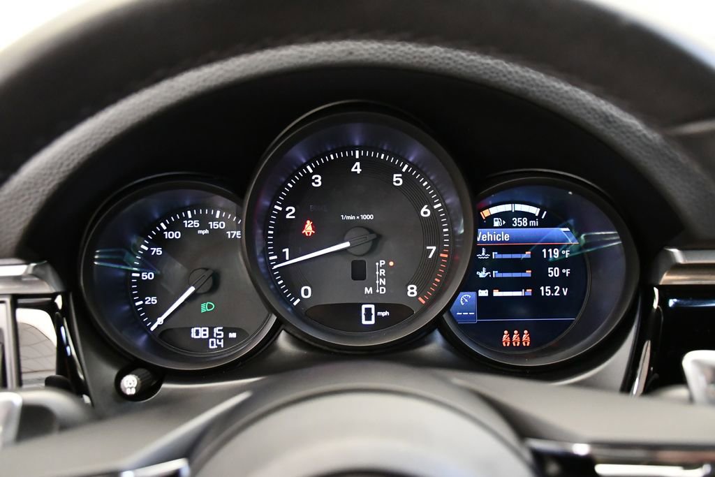 Used 2025 Porsche Macan image 26