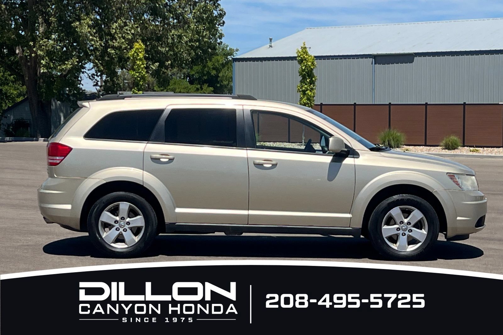 Used 2010 Dodge Journey SXT w/ Flexible Seating Group FWD image 3