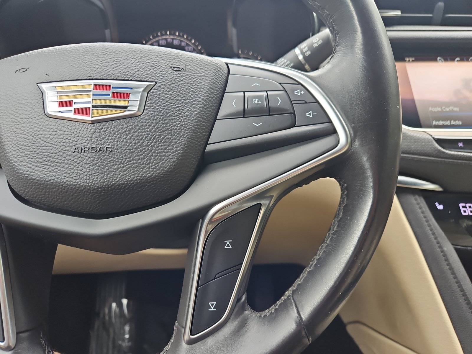Used 2017 Cadillac XT5 Luxury w/ Driver Awareness Package FWD image 29