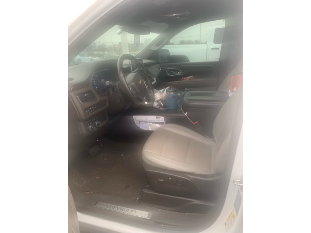 Used 2022 Chevrolet Suburban LT w/ Luxury Package image 4