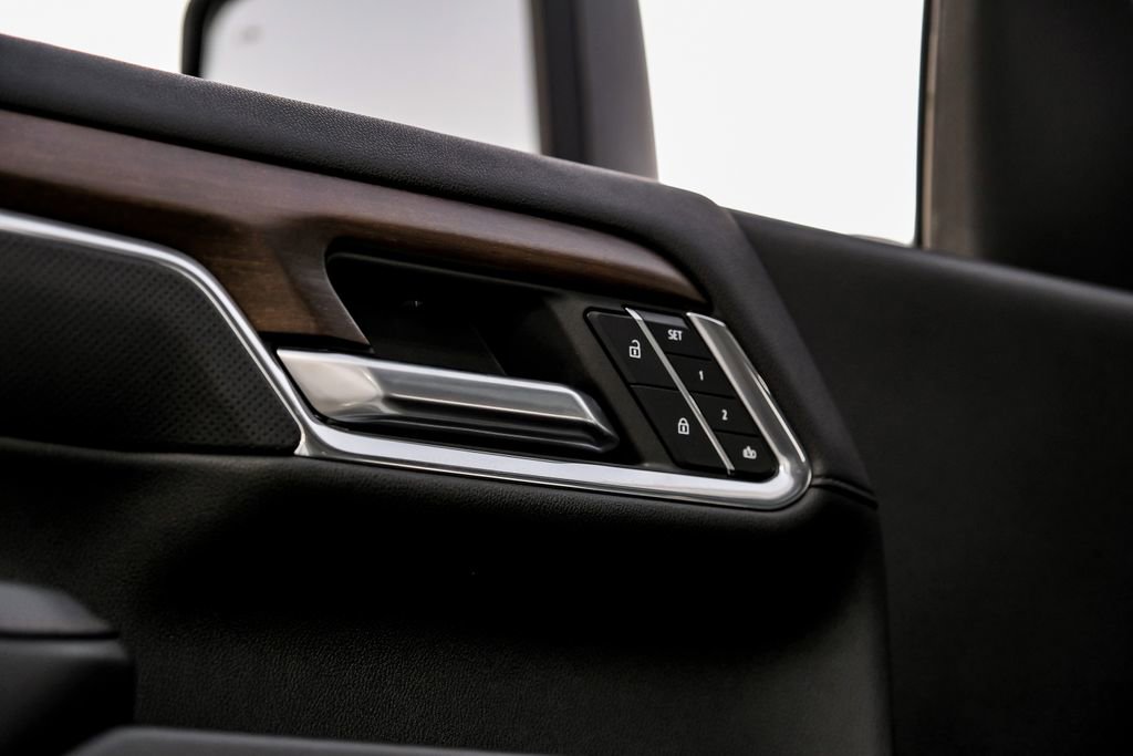 Used 2024 Chevrolet Silverado 3500 High Country w/ High Country Premium Package image 38