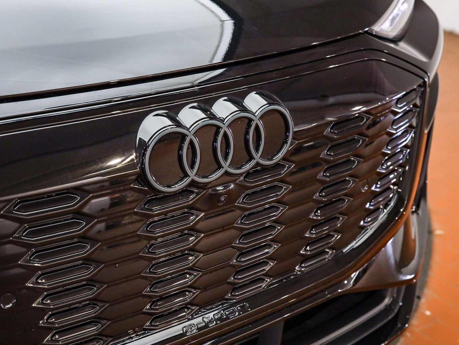 New 2025 Audi SQ6 e-tron Premium Plus image 10