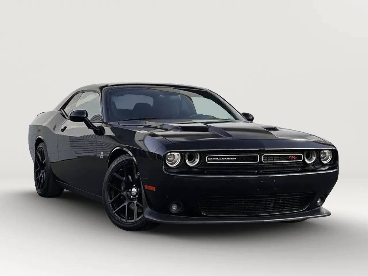 Used 2015 Dodge Challenger R/T Scat Pack w/ Driver Convenience Group RWD image 3