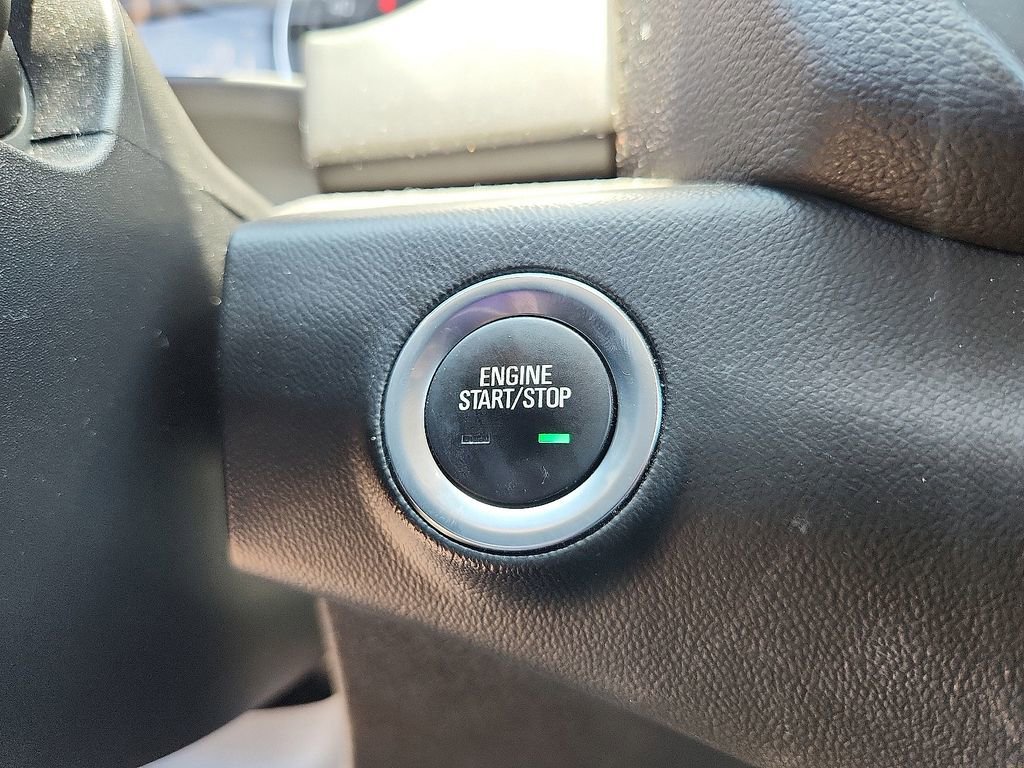 Used 2022 GMC Terrain SLE w/ Driver Convenience Package FWD image 19