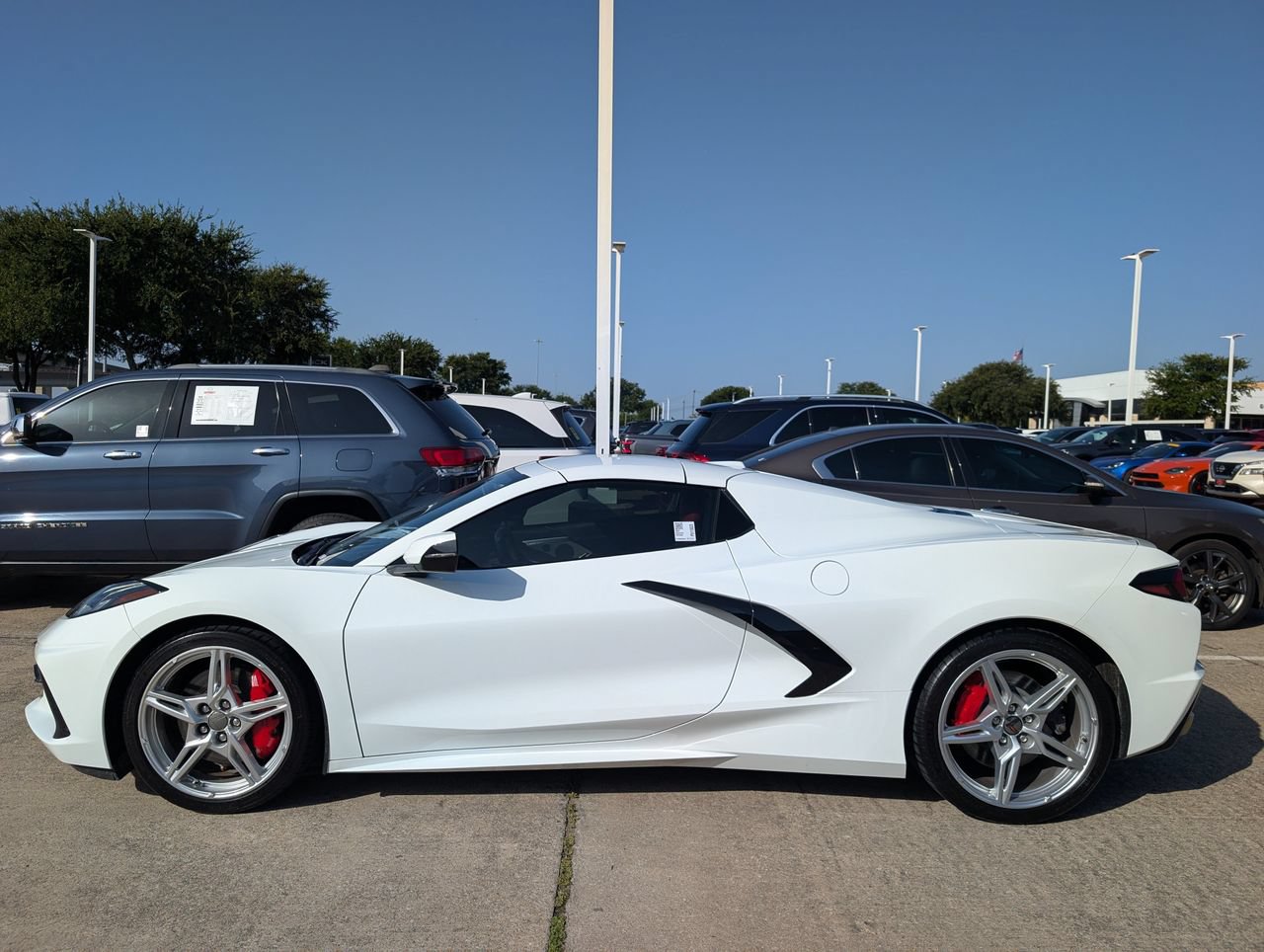 Used 2023 Chevrolet Corvette Stingray Premium Conv w/ Z51 Performance Package RWD image 3