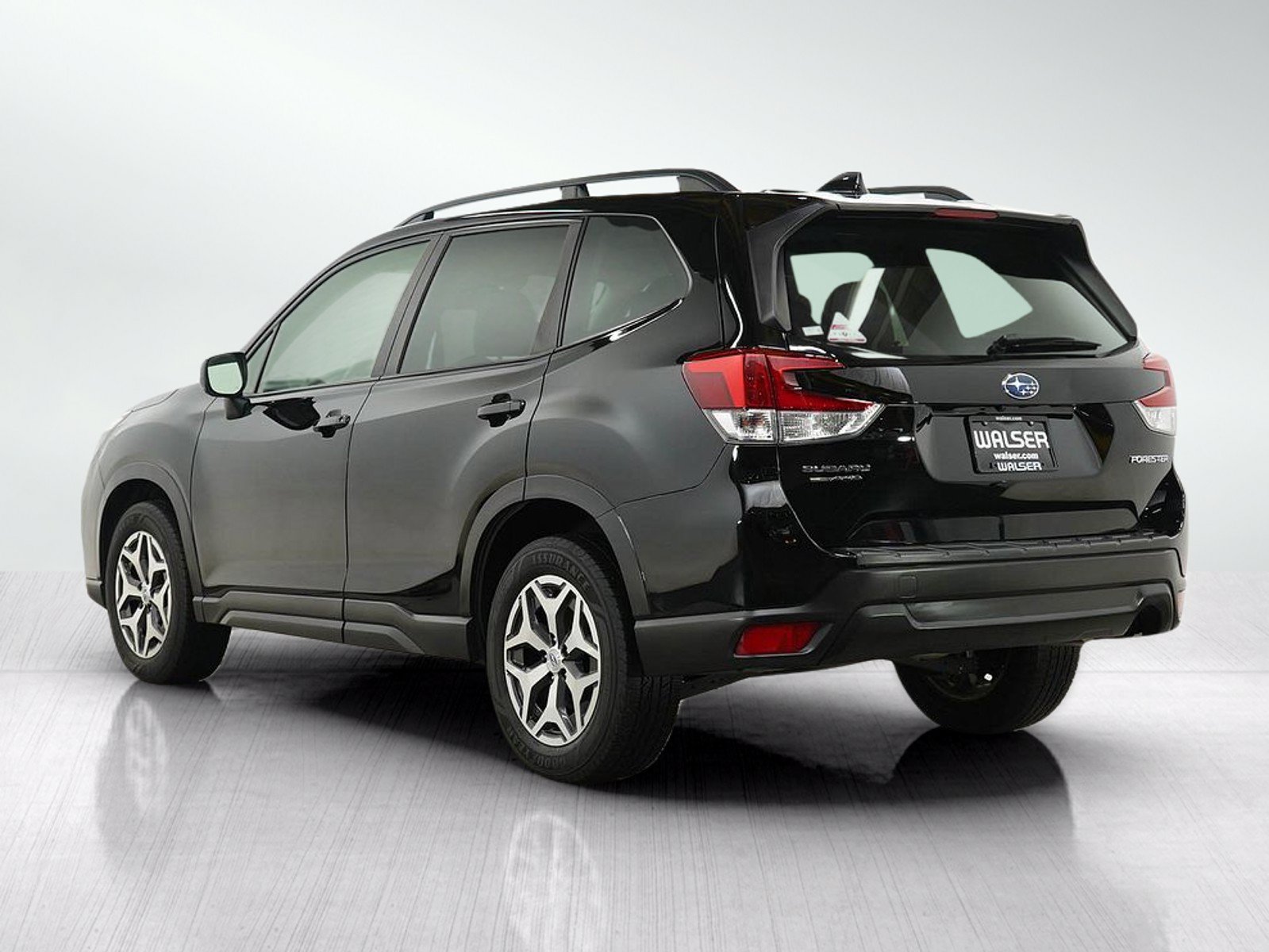 Used 2019 Subaru Forester Premium w/ All-Weather Package AWD/4WD image 3