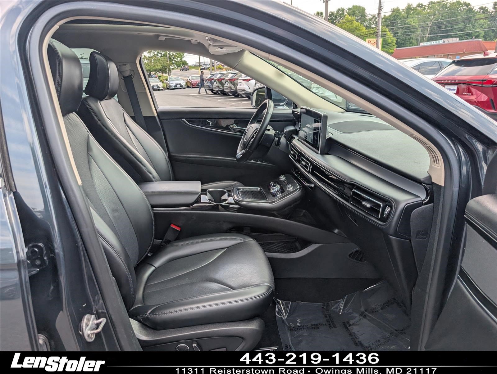 Used 2023 Lincoln Nautilus Reserve AWD/4WD image 10