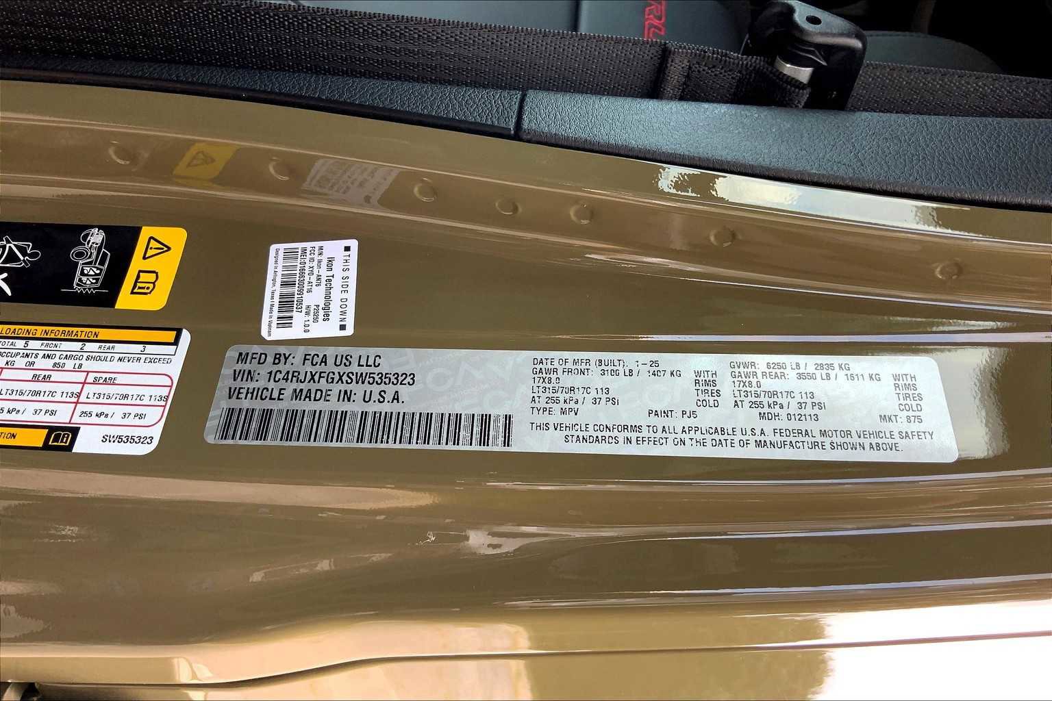 Used 2025 Jeep Wrangler Unlimited Rubicon image 33