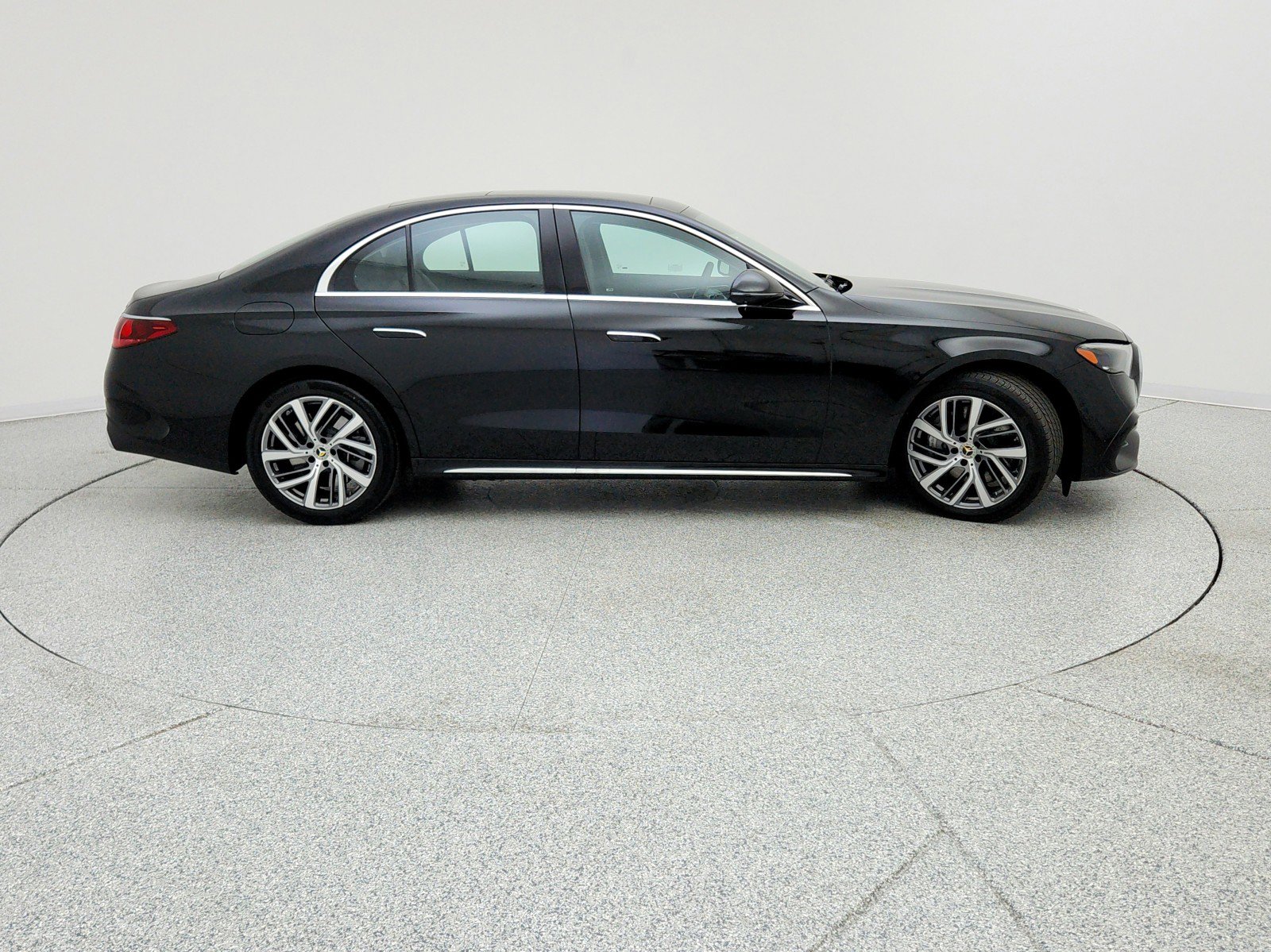 Certified 2025 Mercedes-Benz E 450 4MATIC Sedan image 4