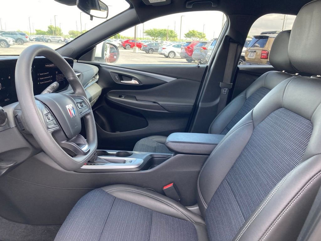 Used 2025 Buick Envista Preferred image 10