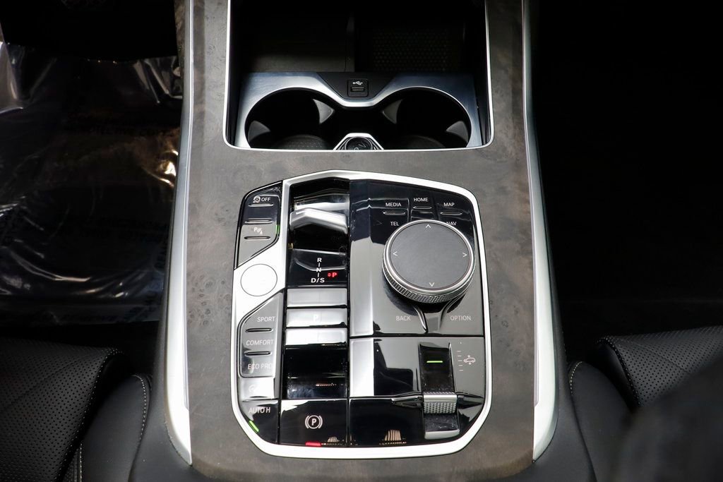 Used 2025 BMW X7 xDrive40i image 13