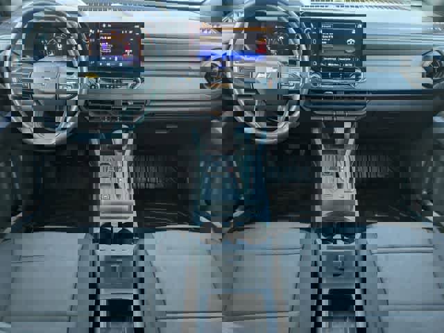 Used 2023 Chevrolet Colorado W/T image 15