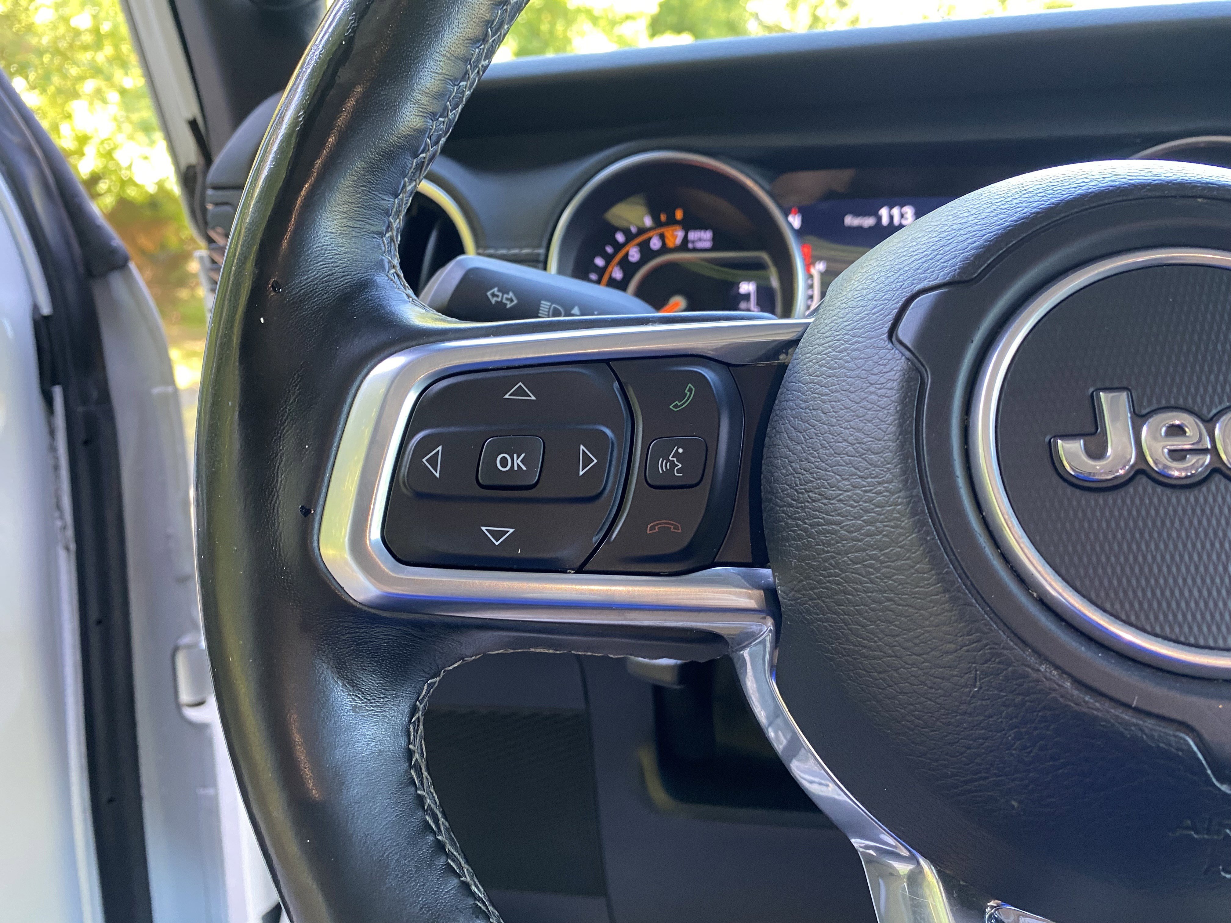 Used 2020 Jeep Gladiator Overland AWD/4WD image 20