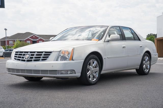 Used 2007 Cadillac DTS Luxury I w/ Trunk Convenience Package FWD image 3