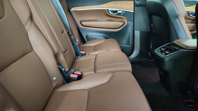 Certified 2023 Volvo XC90 B5 Plus AWD/4WD image 34