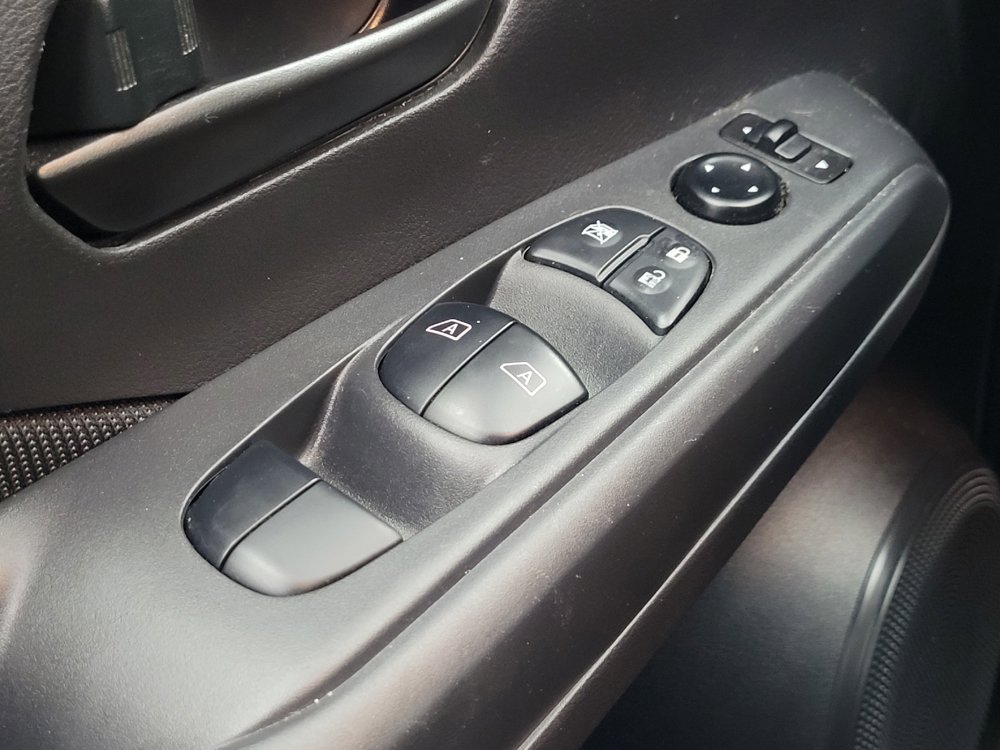 Used 2023 Nissan Kicks S FWD image 27
