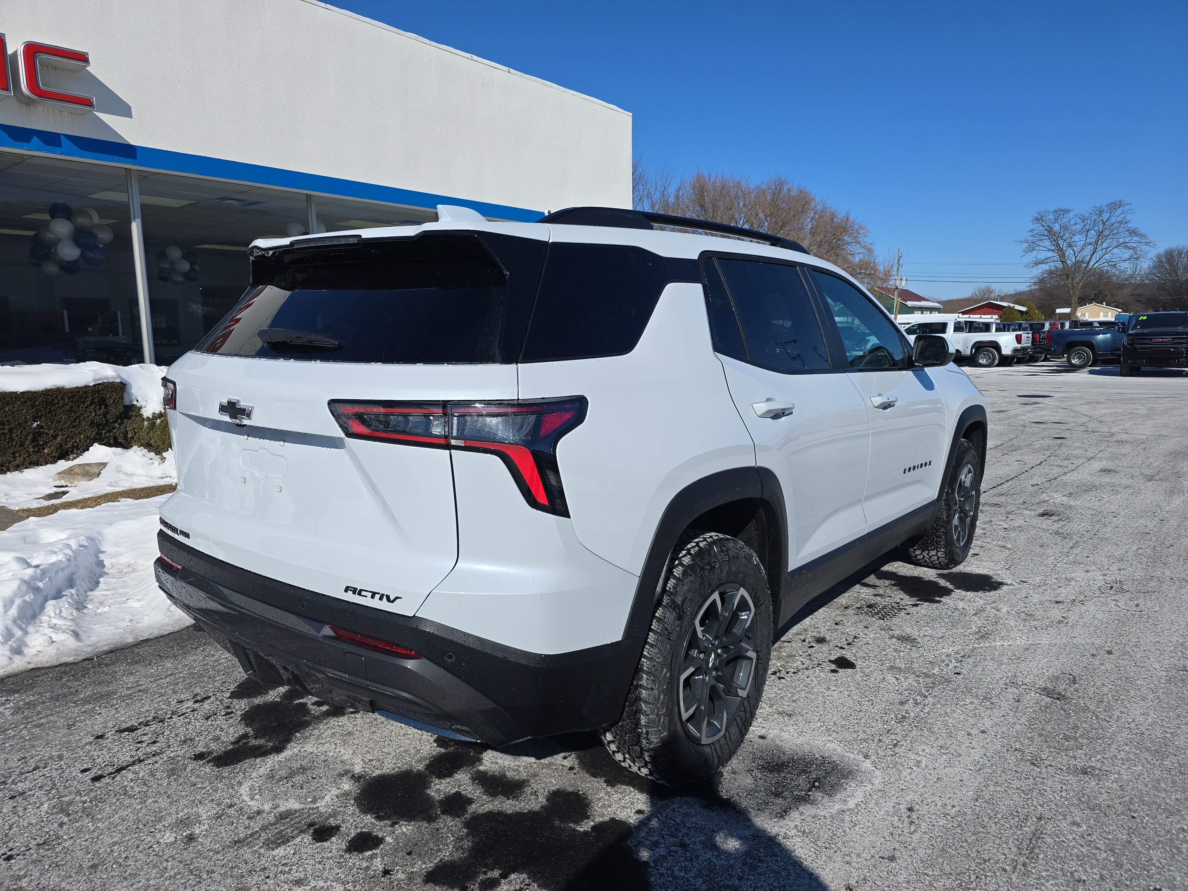 New 2026 Chevrolet Equinox ACTIV AWD/4WD image 3