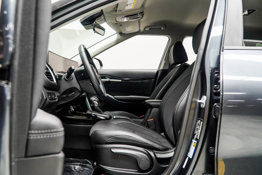 Used 2025 Kia Seltos S image 33