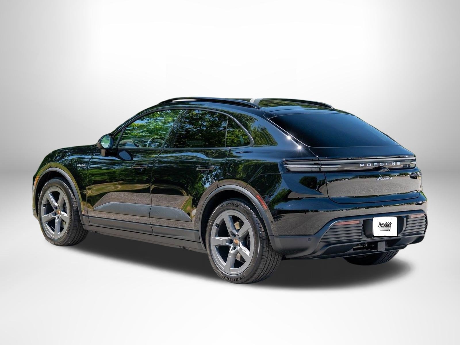 New 2026 Porsche Macan 4 Electric AWD/4WD image 4