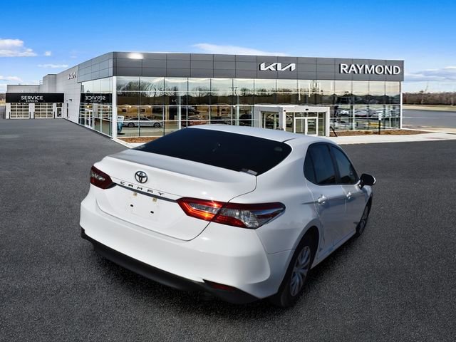 Used 2018 Toyota Camry FWD image 3