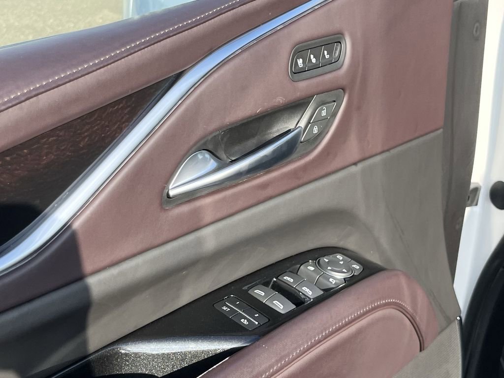 Used 2023 Cadillac Escalade Premium Luxury Platinum image 16