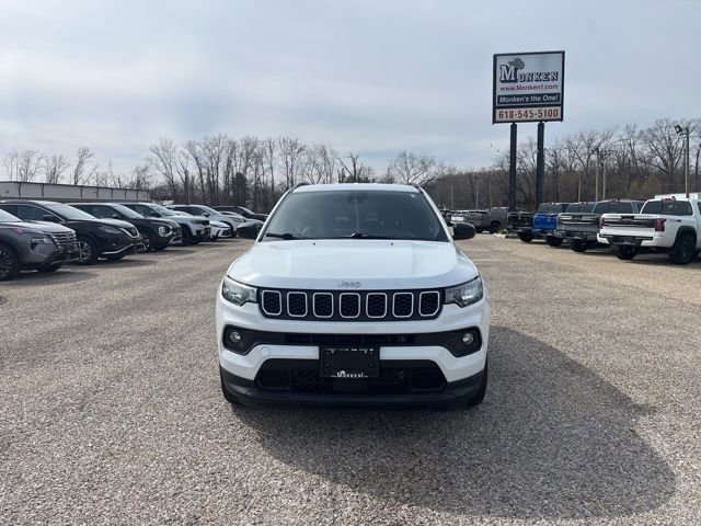 Used 2024 Jeep Compass Latitude image 8