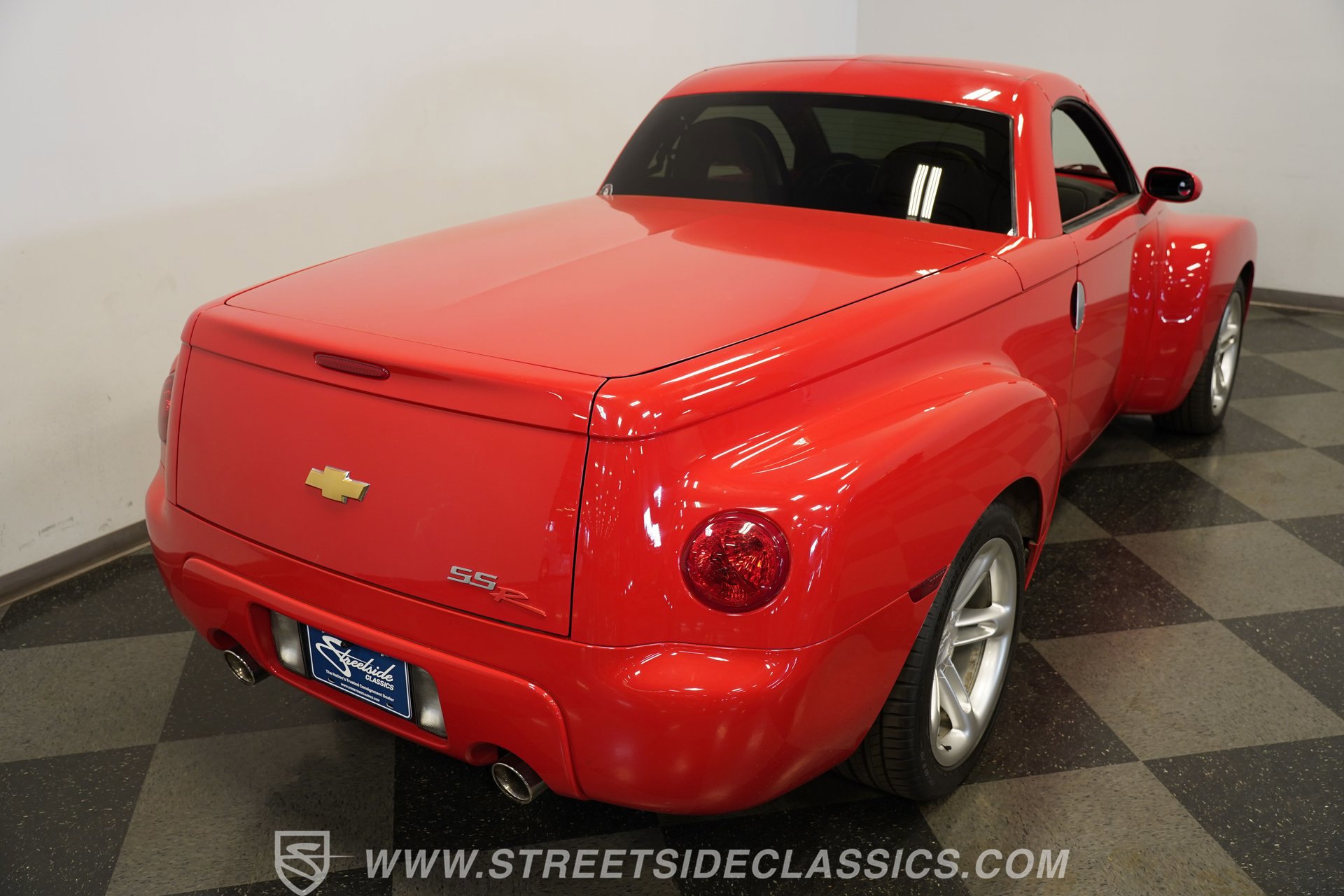 Used 2003 Chevrolet SSR w/ Preferred Equipment Group RWD image 29