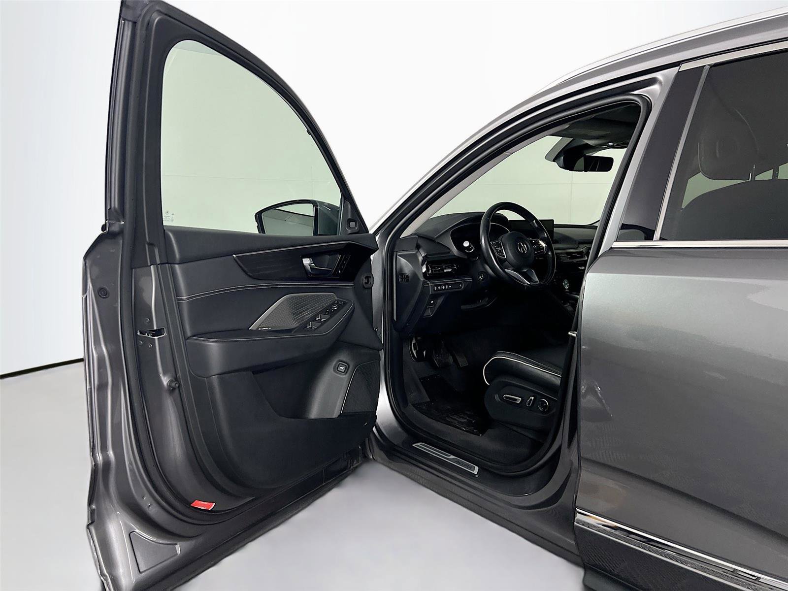 Used 2023 Acura MDX SH-AWD w/ Advance Package image 18