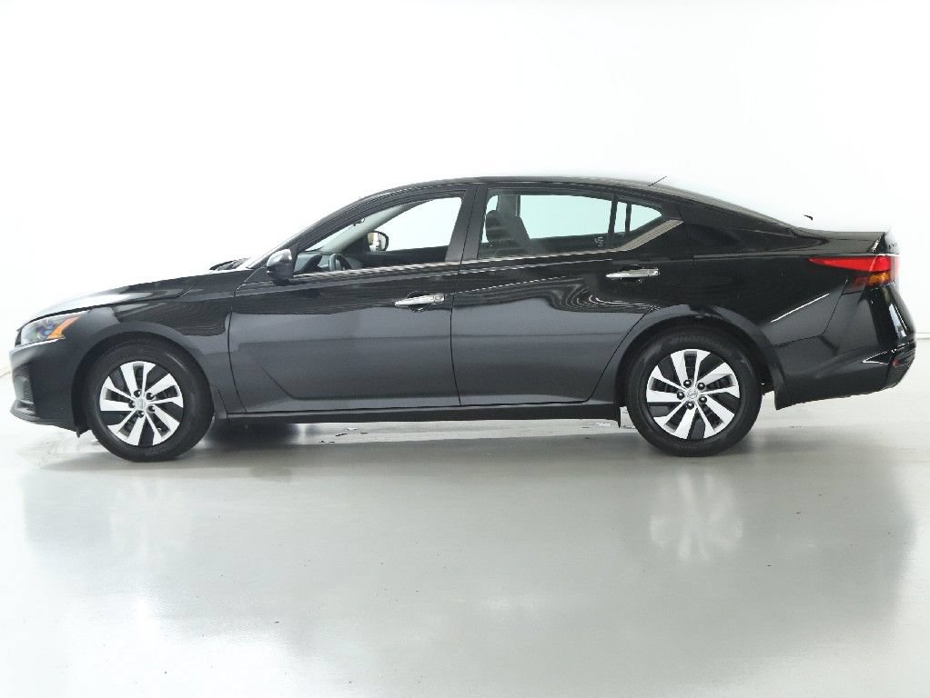 Used 2023 Nissan Altima 2.5 S FWD image 37