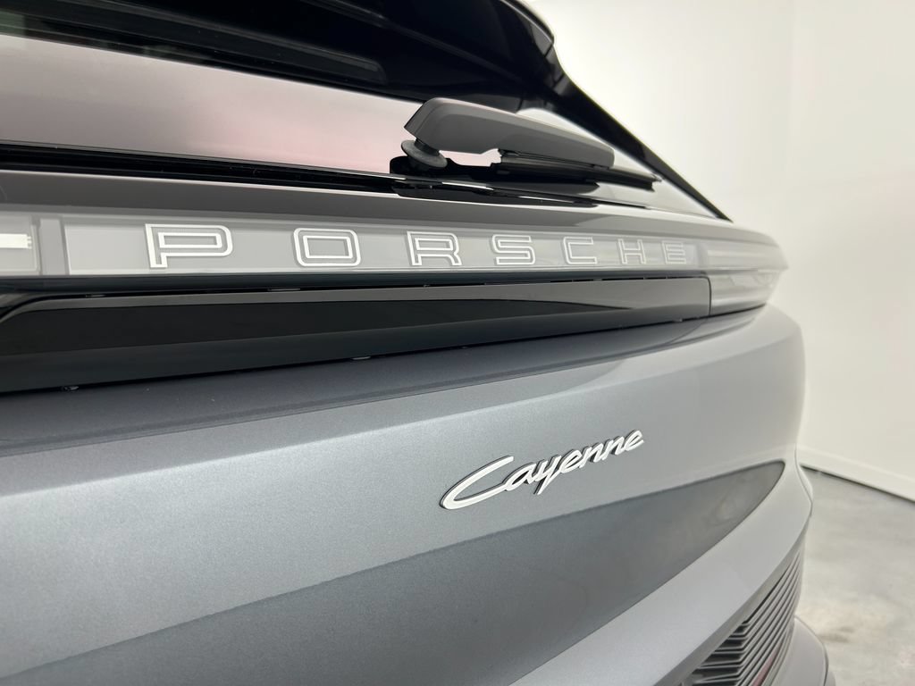 New 2026 Porsche Cayenne Electric AWD/4WD image 12