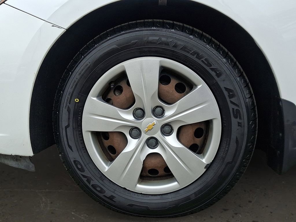 Used 2018 Chevrolet Cruze LS image 9