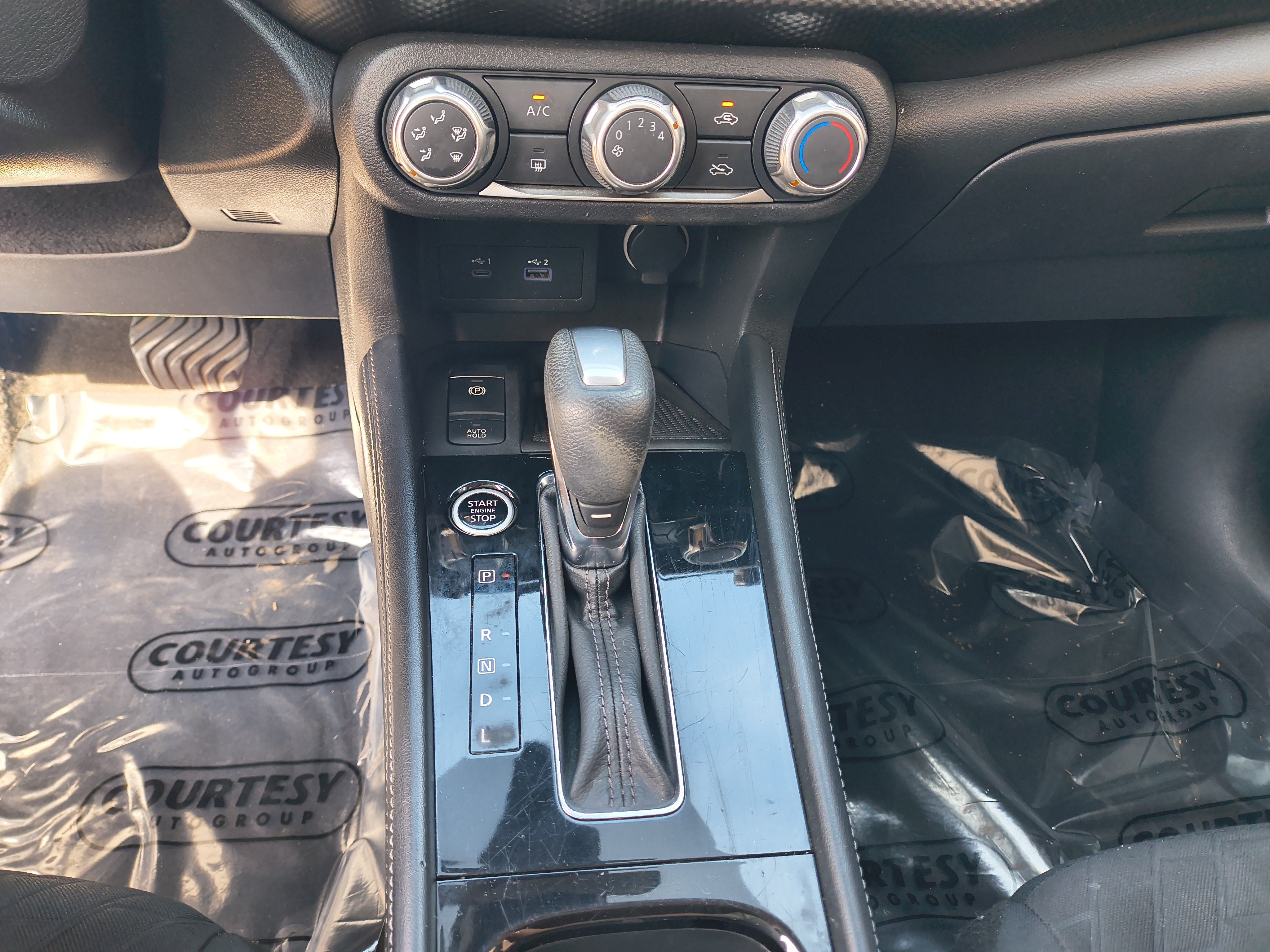 Certified 2023 Nissan Kicks SV FWD image 28