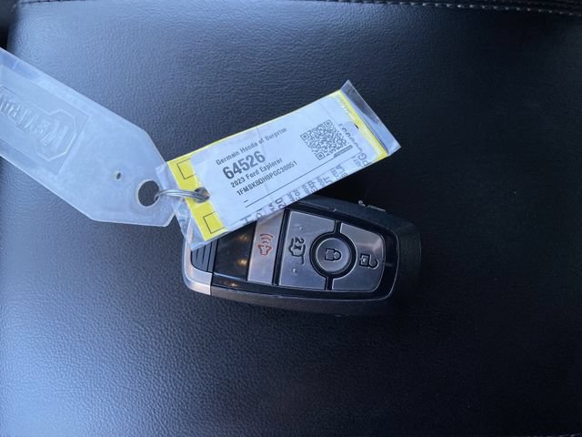 Used 2023 Ford Explorer XLT AWD/4WD image 35