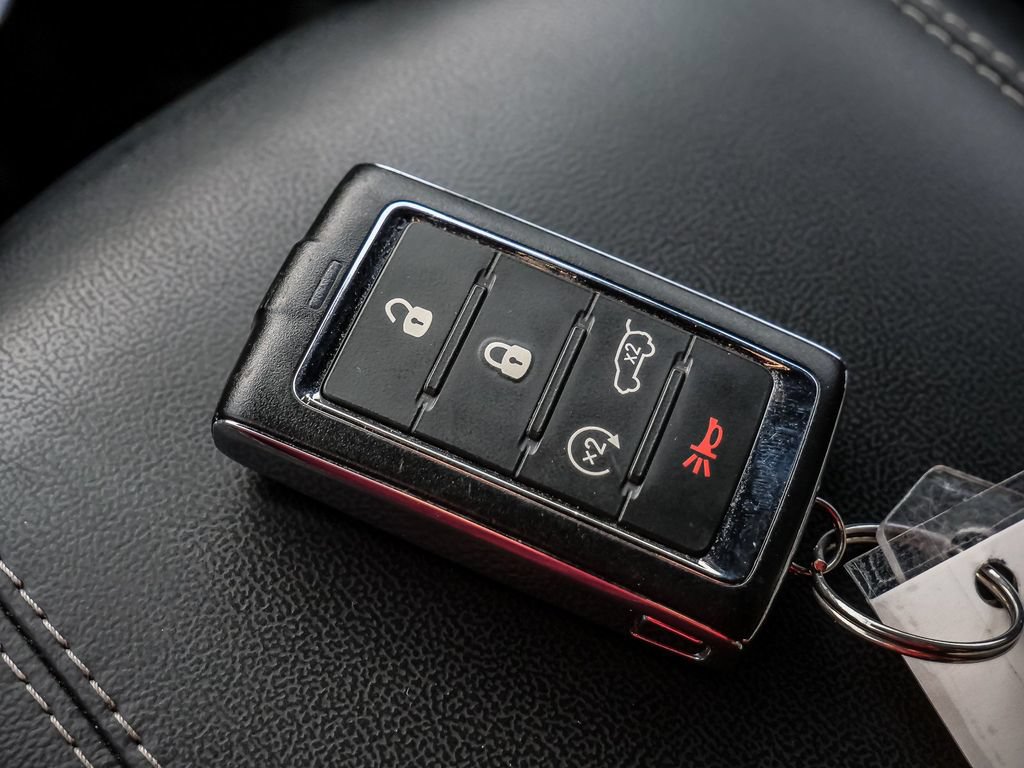 Used 2023 Jeep Grand Cherokee Altitude AWD/4WD image 40