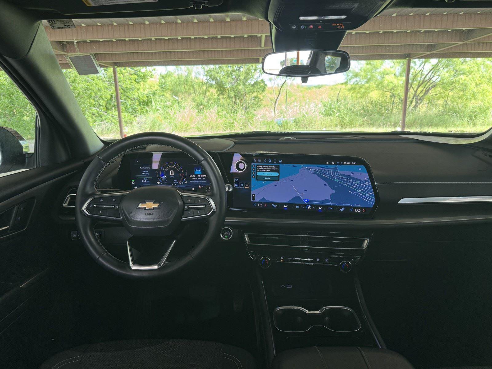 Used 2025 Chevrolet Traverse LT FWD image 23