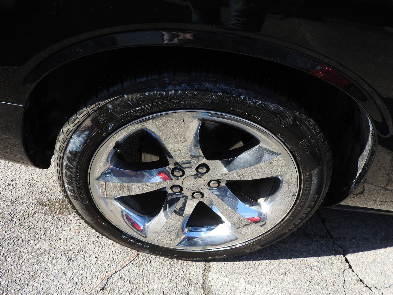 Used 2014 Dodge Challenger R/T image 17