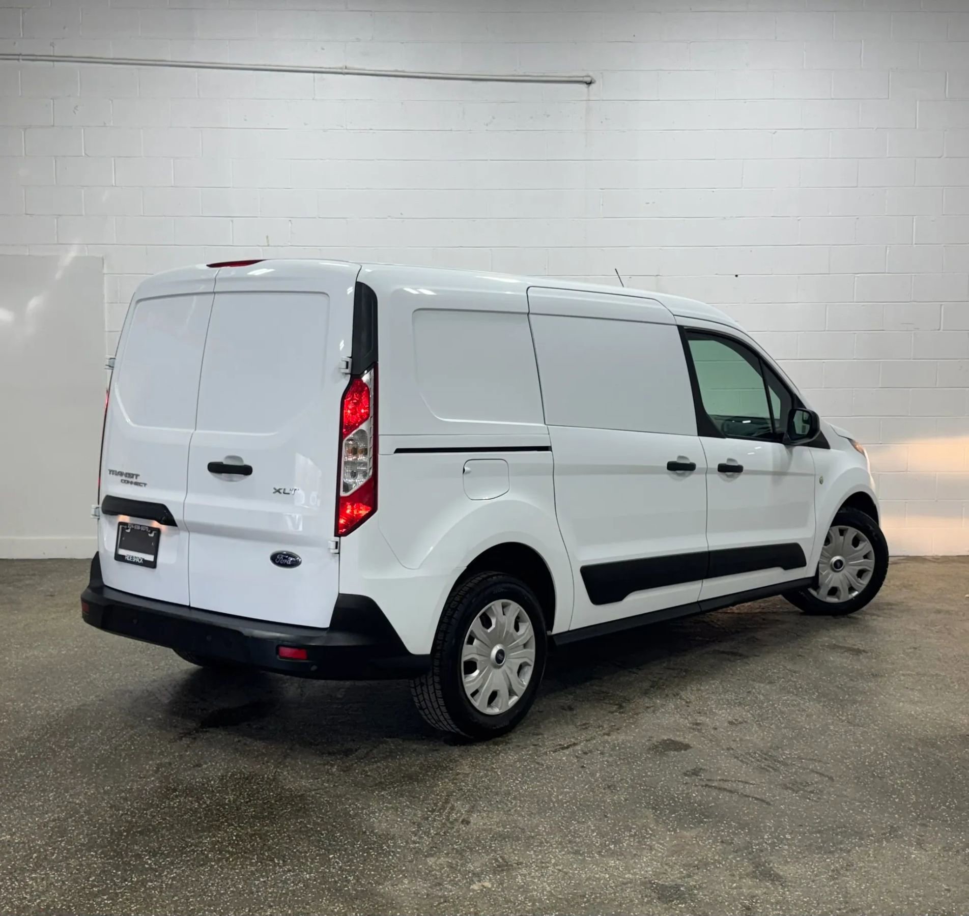 Used 2019 Ford Transit Connect XLT image 3