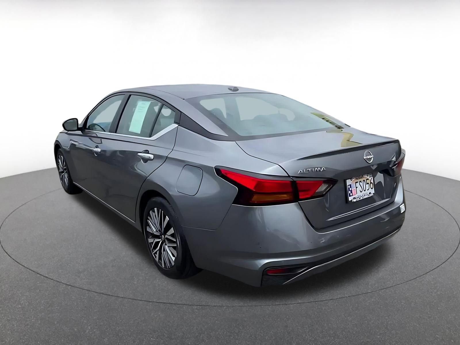 Used 2025 Nissan Altima 2.5 SV image 11