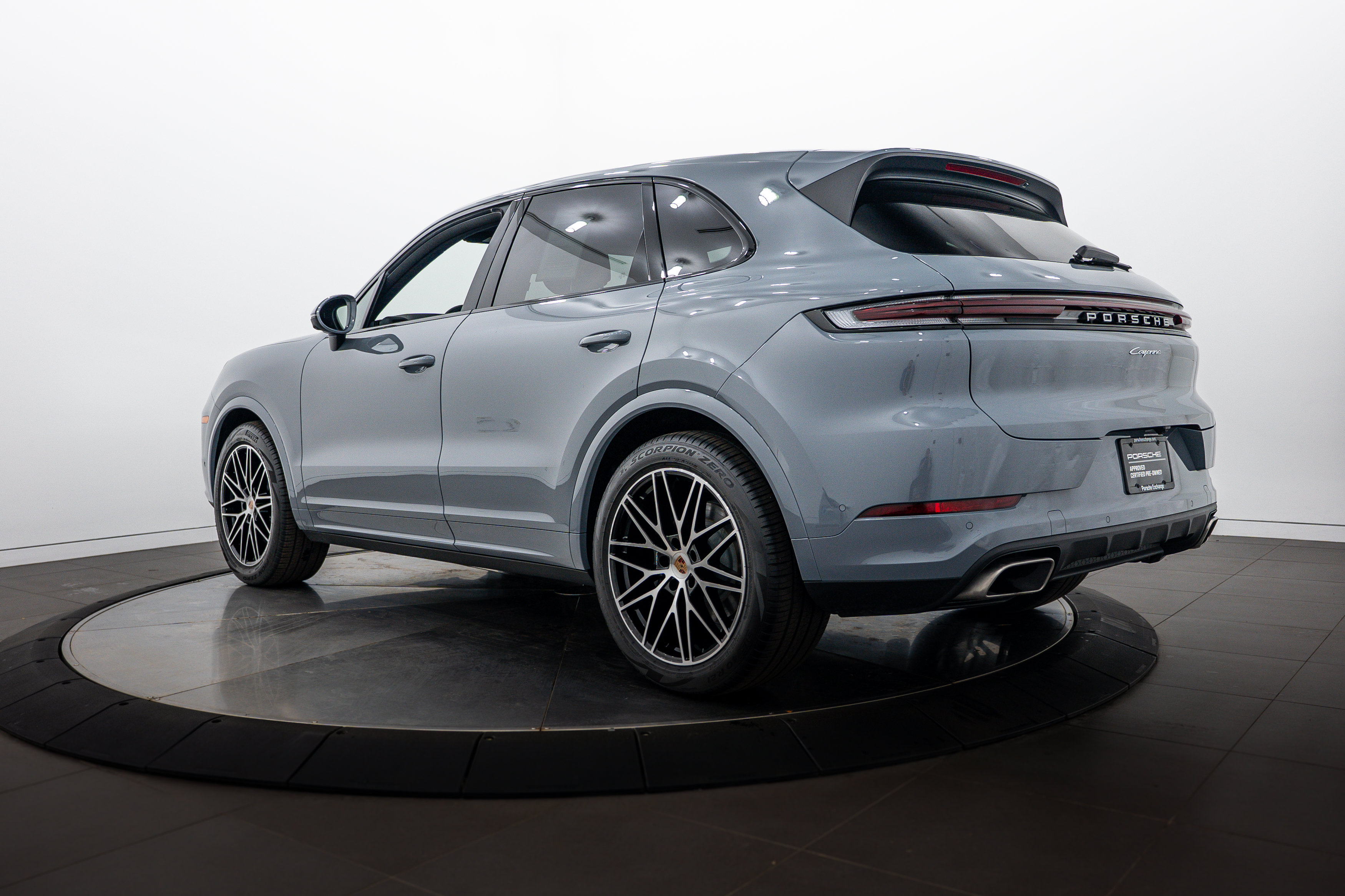 Certified 2026 Porsche Cayenne AWD/4WD image 3