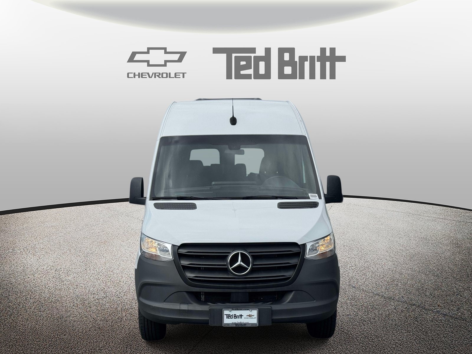 Used 2024 Mercedes-Benz Sprinter 2500 image 2