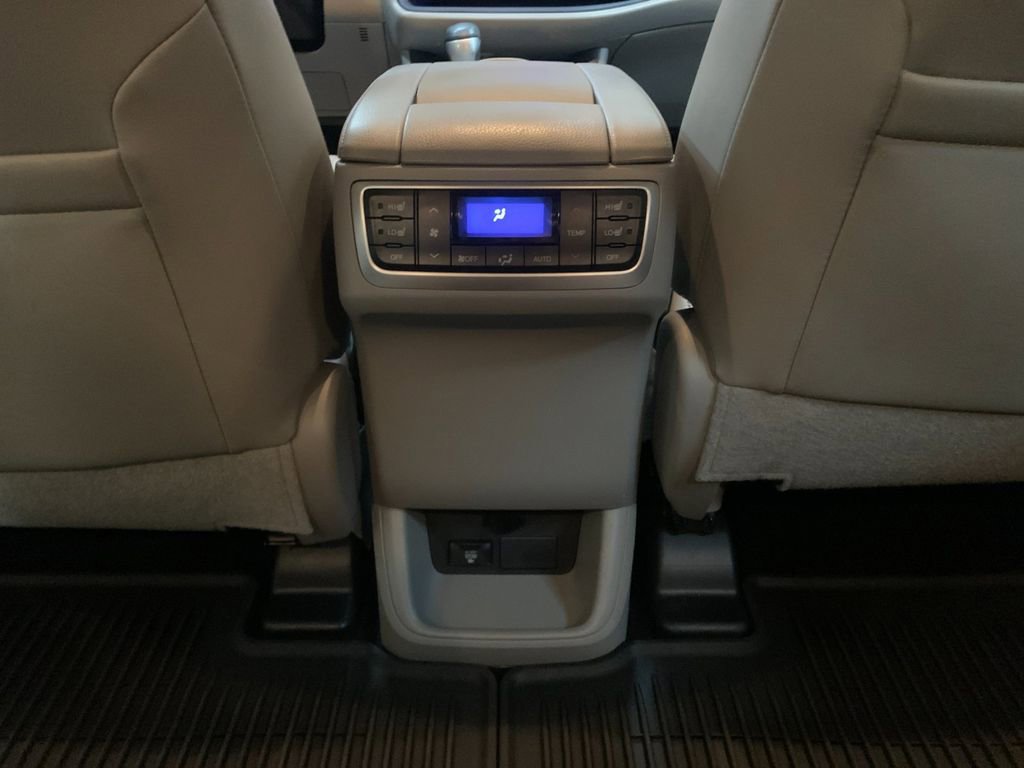 Used 2015 Toyota Highlander Limited Platinum image 15