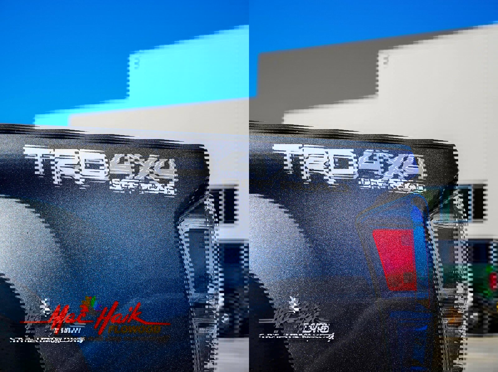 Used 2022 Toyota Tacoma TRD Off-Road image 6