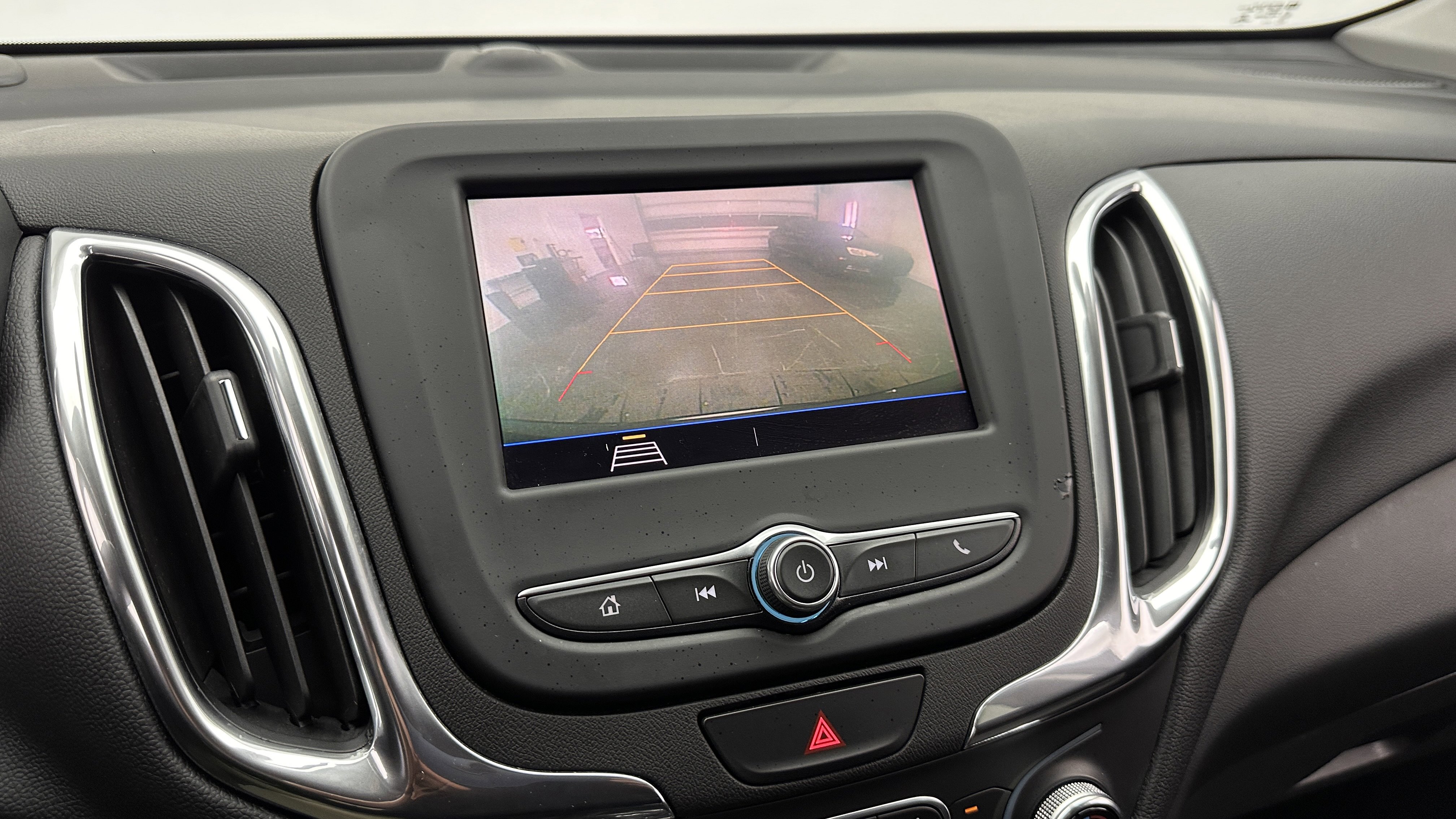 Used 2020 Chevrolet Equinox LT image 21